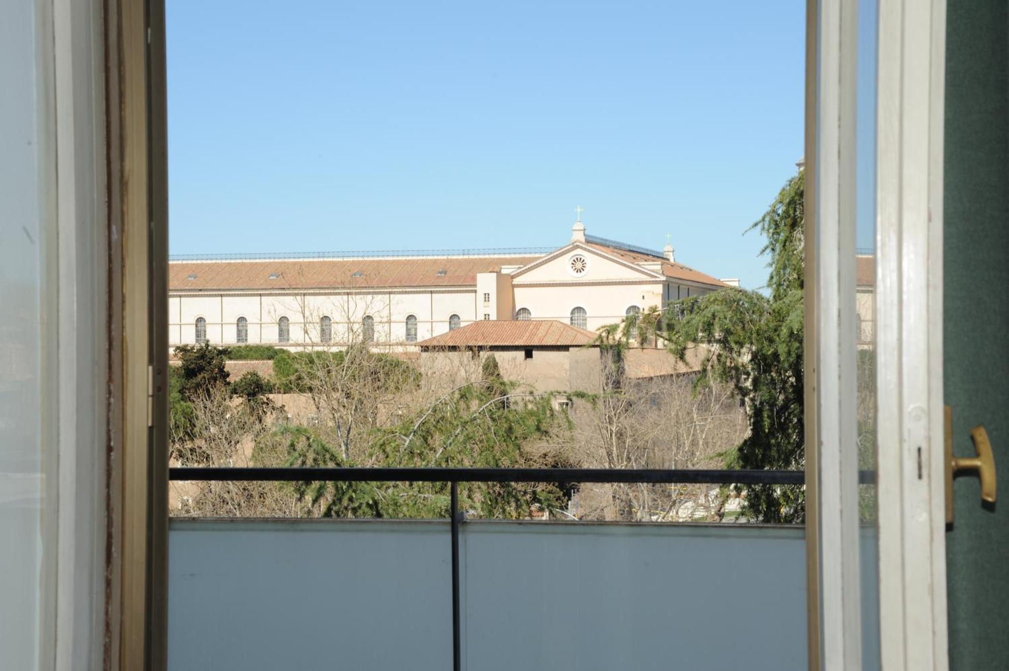 Francis House Rom